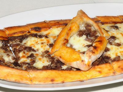 Kavurma Kaşarlı Pide