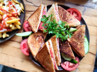 Kavurmalı Tost