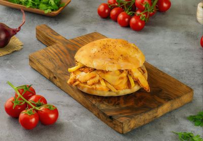 Soslu Tavuk But Döner Tombik Ekmek