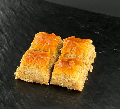 Cevizli Ev Baklavası (4 Dilim)