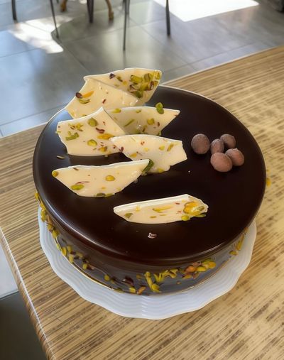 Çikolatalı Fıstıklı Pasta (Tek Kişilik)