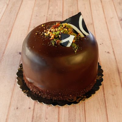 Profiterollü Çkolatalı Pasta (4-6 kişilik )