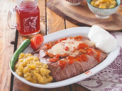 Acılı Köz Patlıcanlı Bursa Kebabı (Acılı Köz Patlıcanlı İskender)