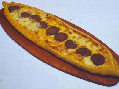 Sucuklu Kaşarlı Pide