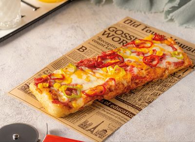 Deliqht Sosisli Cheddarlı Pizza