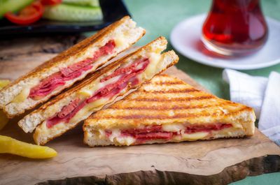 Yarım Ekmek Arası Karışık Tost