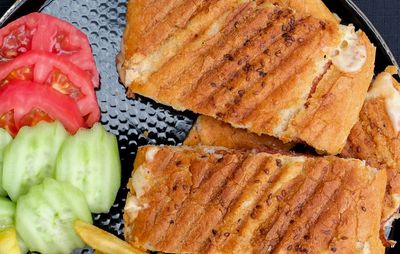 Kavurmalı Sucuklu Tost