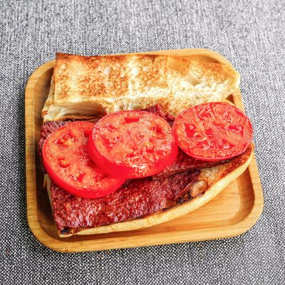 Yarım Ekmek Arası Izgara Sucuk