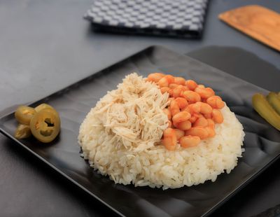 Tavuklu Kuru Fasulyeli Pilav