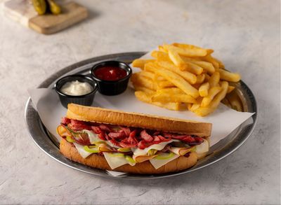 Ayvalık Tost + Patates Kızartması