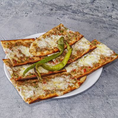Kıymalı Kaşarlı Mevlana Pide