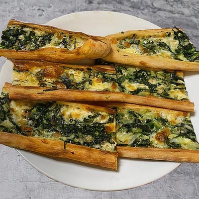 Ispanaklı Kaşarlı Mevlana Pide