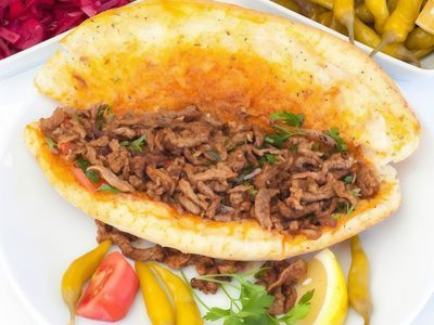 et tantuni ekmek arası