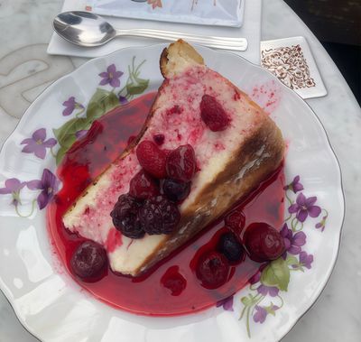 Orman Meyveli Bask Cheesecake