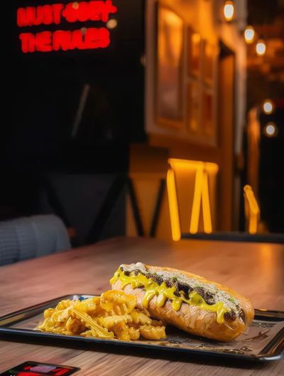 Golden Honey Steak Sandviç