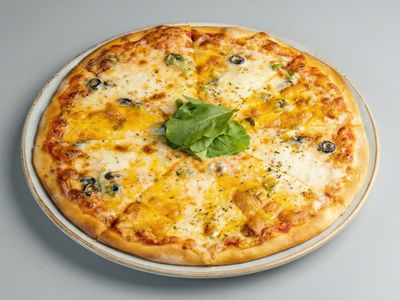 Dört Peynirli Pizza