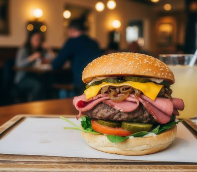 Cheddarlı Fümeli Kasap Burger