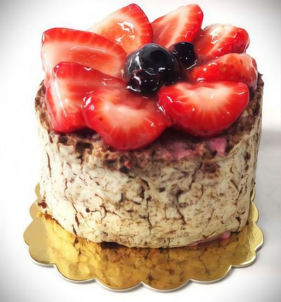 Çilekli Frambuazlı Pavlova