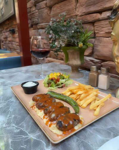 Beğendili Ev Köftesi