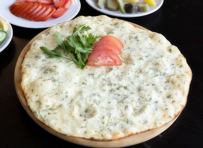 Peynirli Lahmacun