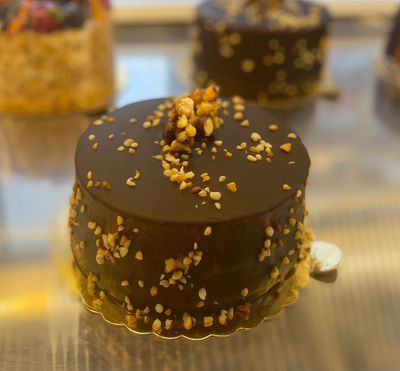 Krokanlı Pasta (Orta Boy)