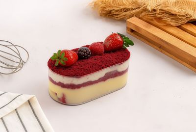 Orman Meyveli Kaşık Pasta