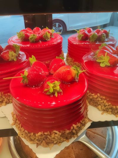 Frambuazlı Çikolatalı Pasta (8-10 Kişilik)