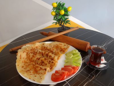 Sucuklu & Kaşarlı Gözleme