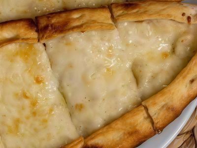 Kaşarlı Pide