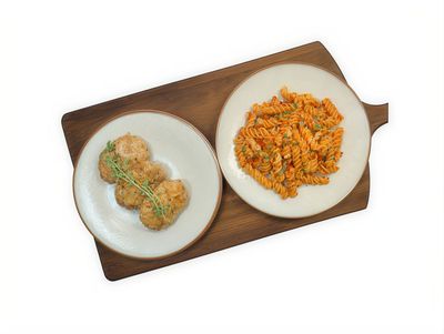 Kadınbudu Köfte & Fusilli Napolitan Makarna