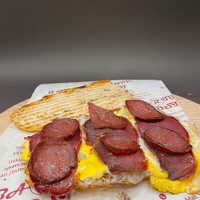 Pastırmalı Sucuklu Yumurtalı Özel Special Tost