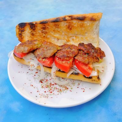 Ekmek Arası Izgara Köfte