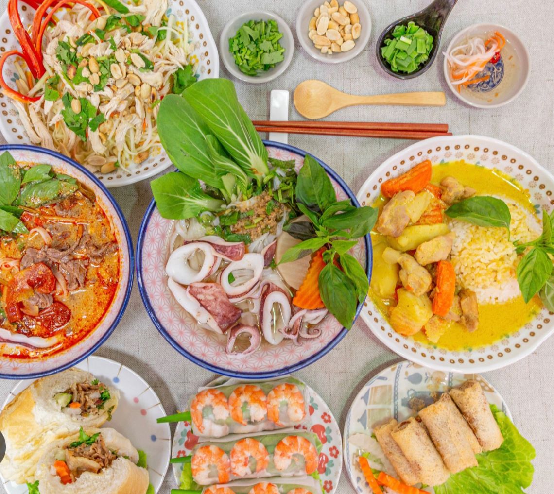 東郭小卷河粉越泰美食館 vendor logo