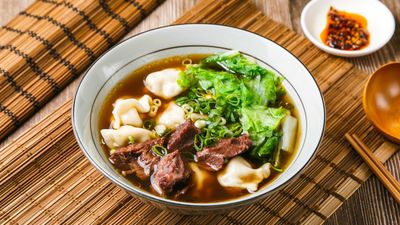 陋巷之春牛肉麵水餃