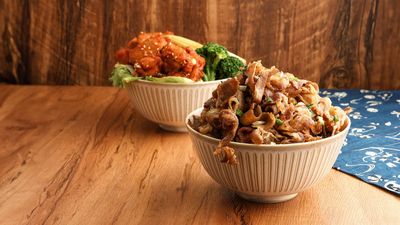 小笠原カツ丼飯屋 (桃園市府店)
