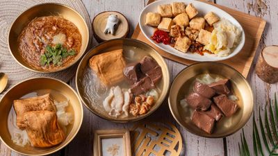 東門夜市天橋下臭豆腐