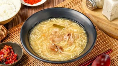 新港曹灰搭鴨肉焿