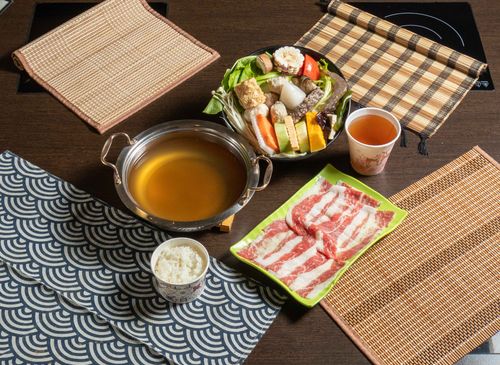 臻美海岸鮮鍋【健康型養生火鍋】 |湯頭天然 蔬果熬煮、健康無負擔|有機蔬菜、提供蔬食素食餐|純魚漿手工丸|研磨頂級義式咖啡|吃了身上不會臭的火鍋|堅持天然無添加純樸食物的原味|寵物友善🐈⬛