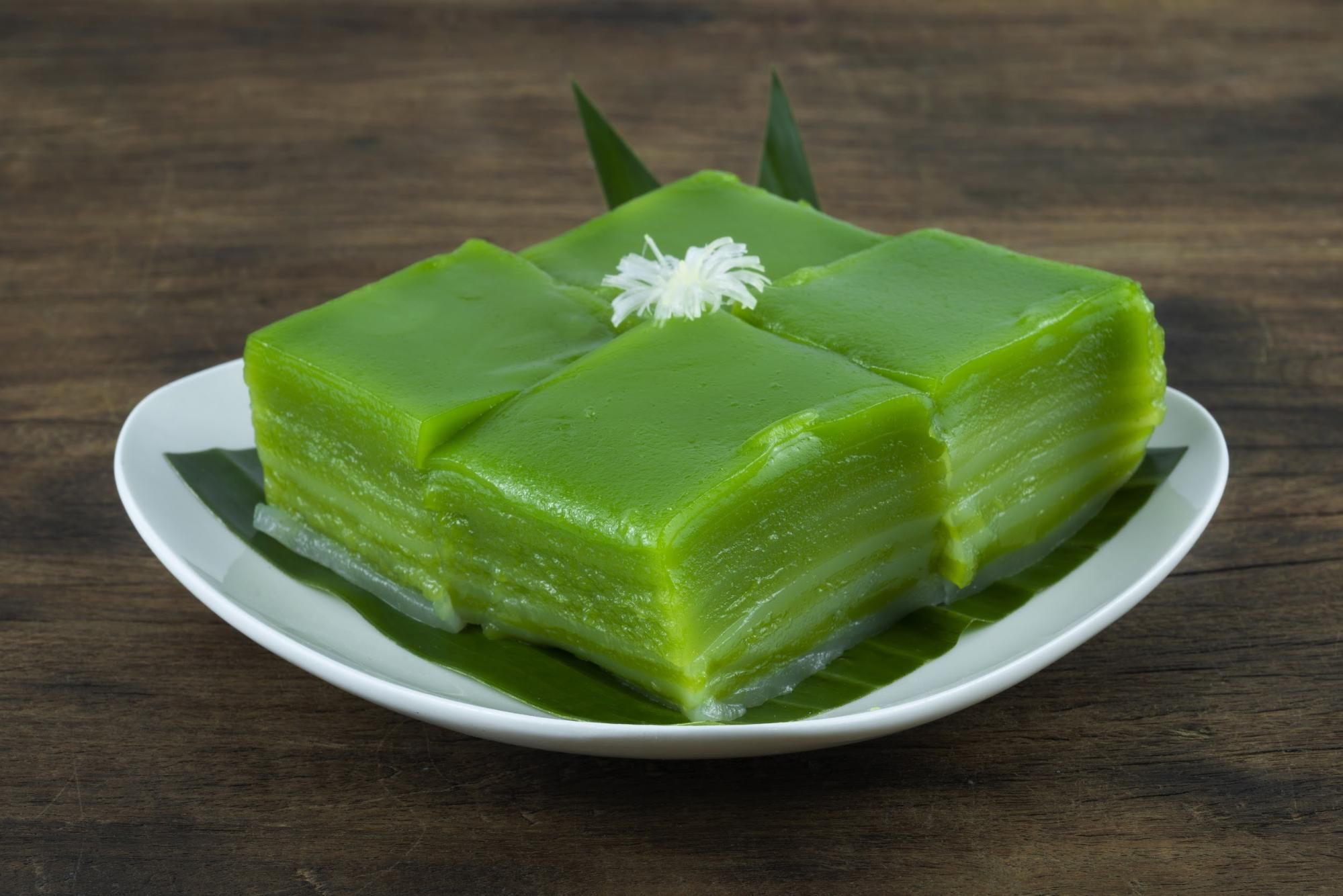 Pandan Foitong Cake - Picture of Thai Pastry Restaurant, Chicago -  Tripadvisor