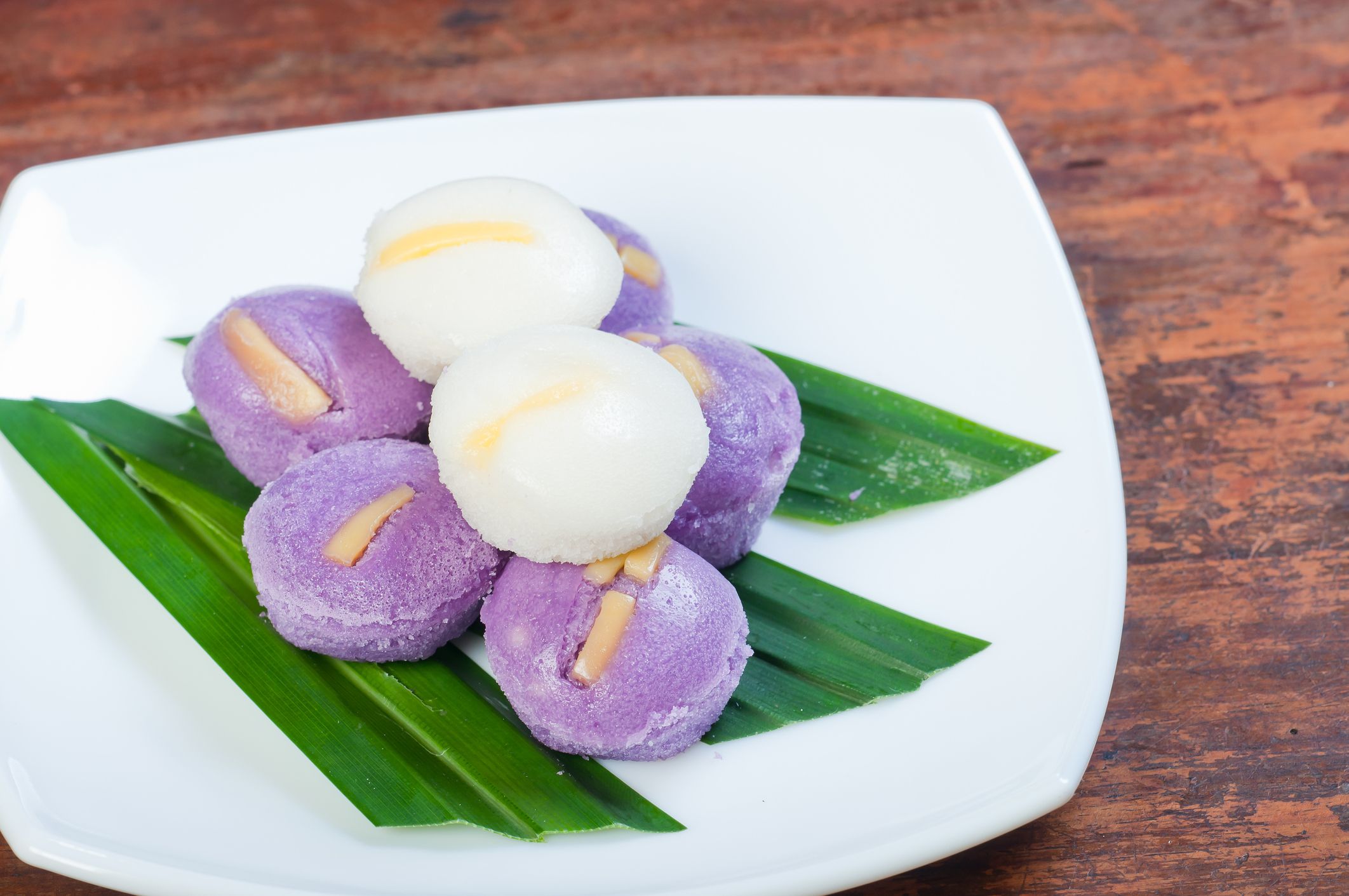 Steamed Rice Cakes / Cow Cakes (Banh Bo Hap) - Easy Recipe + Video