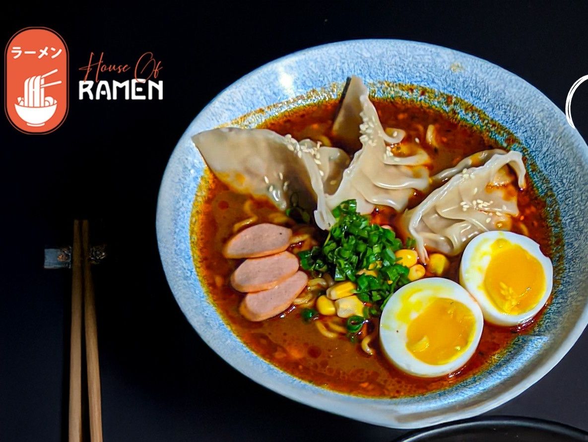 Plajda yalangoch mushuklar bilan nudistlar video