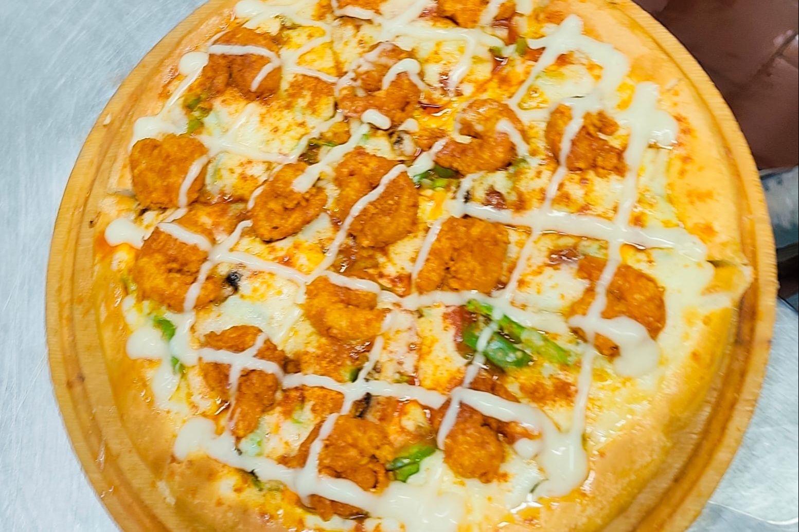 Spicy Nashville Shrimp Medium Pizza