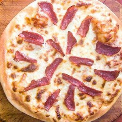 Salami Pizza
