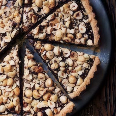 شوكولاتة مع الكاسترد وفطيرة البندق
