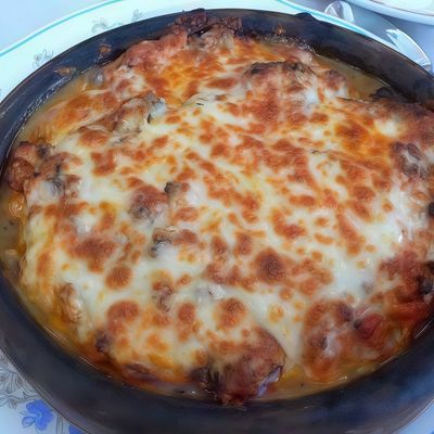 طاجن لحم مع جبنة موتزاريلا