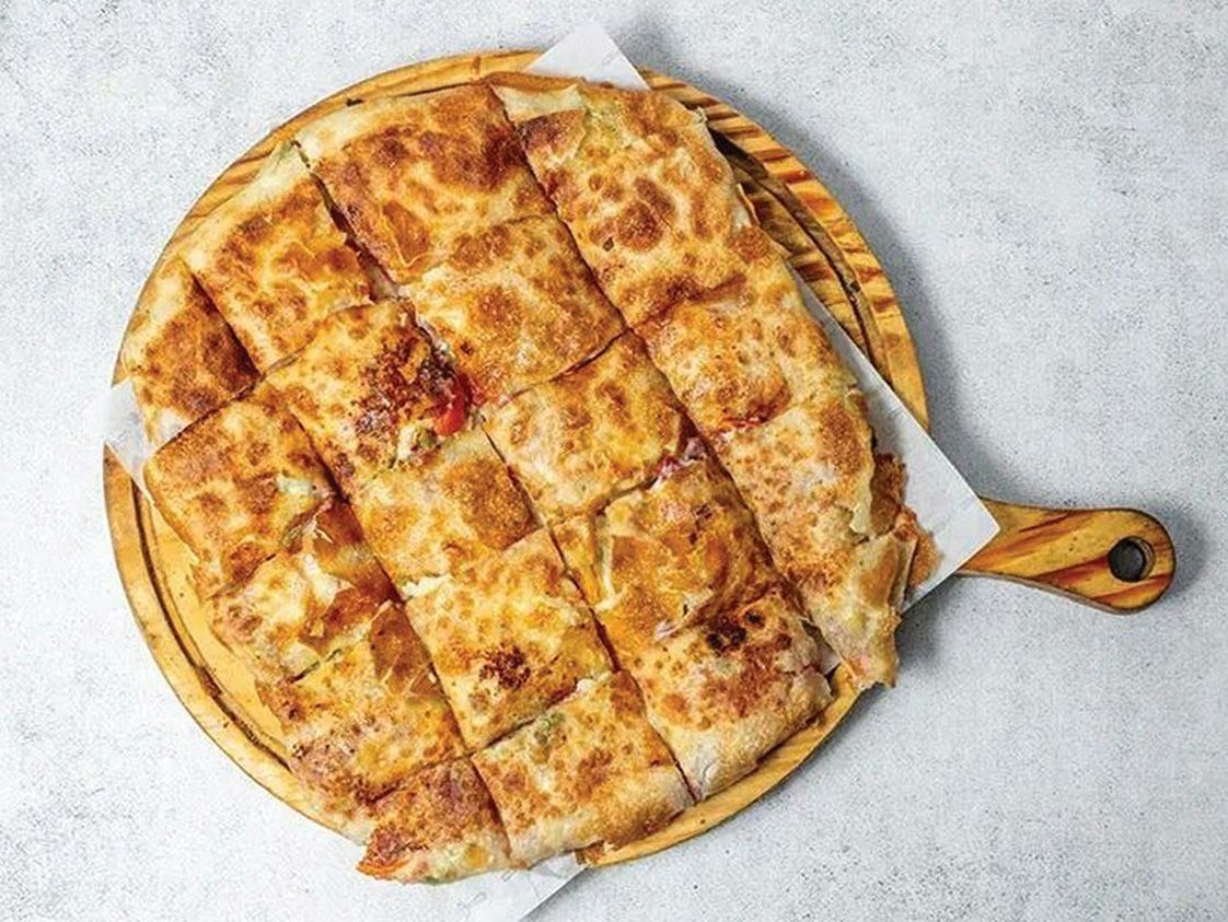 Chicken and mushroom pie