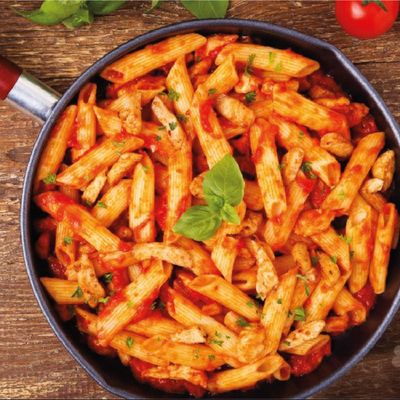 Pasta with chicken sauce