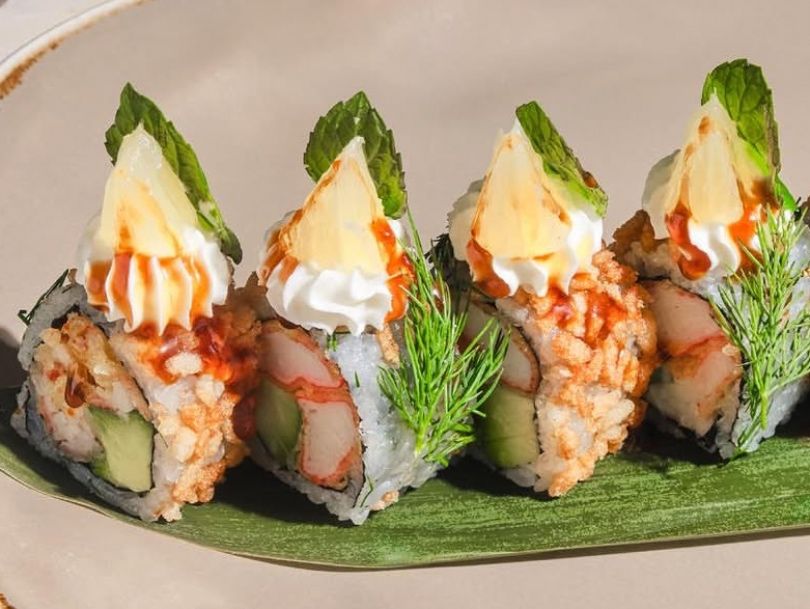 Pineapple And Mint Crunchy Roll, 5 Pieces
