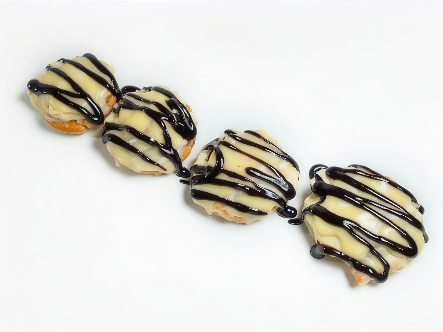 Small Cinnabon Choco Bon Bites