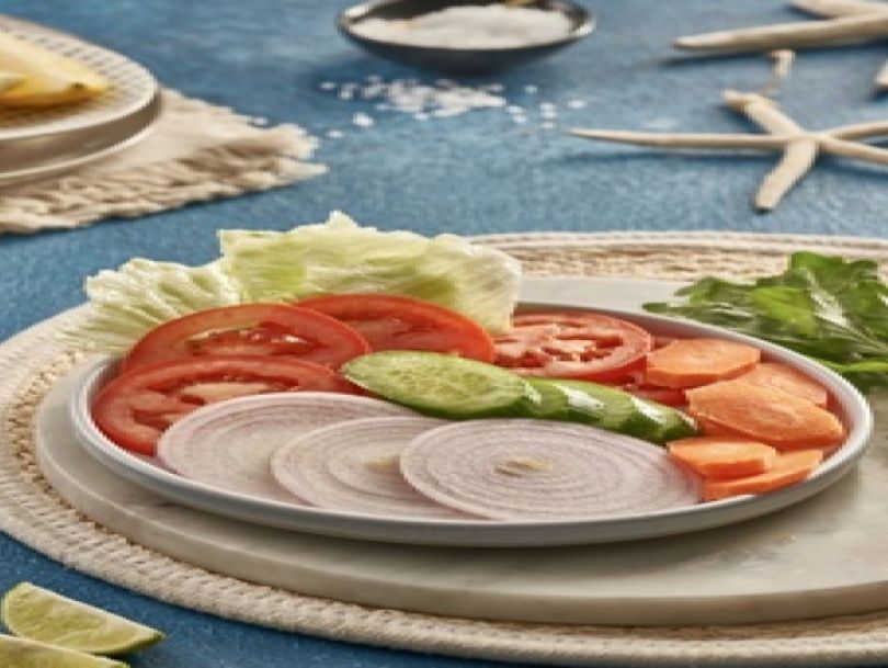 Fresh sliced ​​salad.